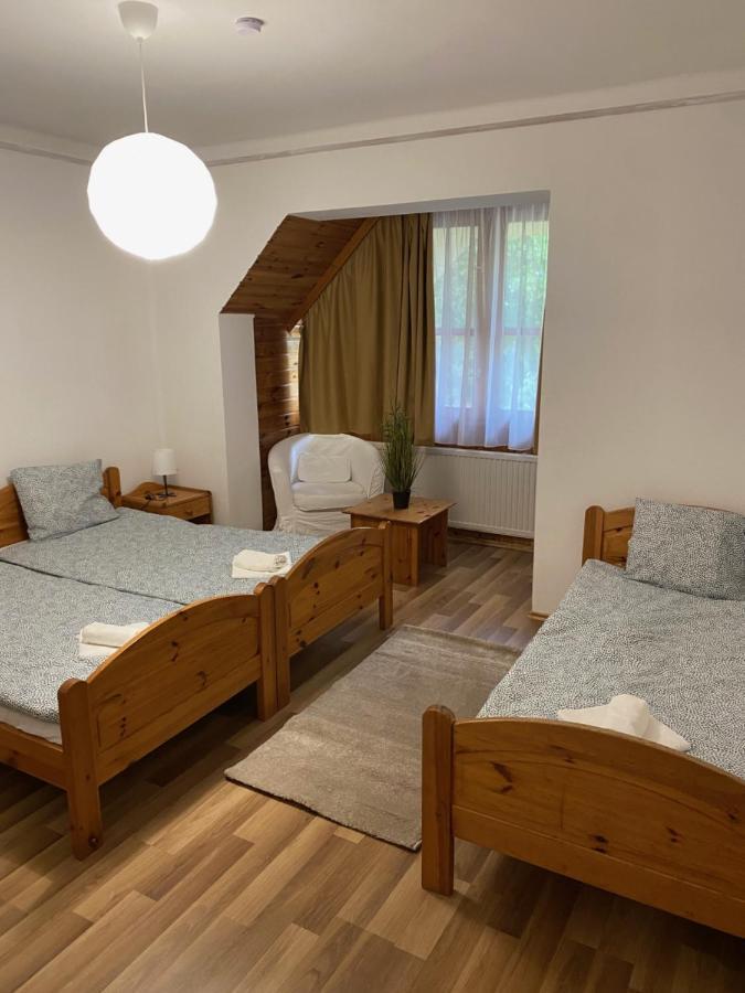 פוניארצוושהג' Global Apartmanhaz מראה חיצוני תמונה