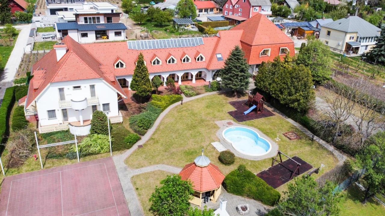 פוניארצוושהג' Global Apartmanhaz מראה חיצוני תמונה