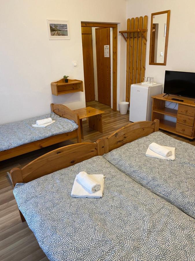 פוניארצוושהג' Global Apartmanhaz מראה חיצוני תמונה