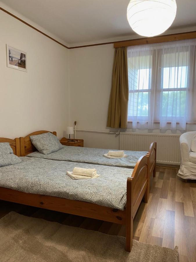 פוניארצוושהג' Global Apartmanhaz מראה חיצוני תמונה