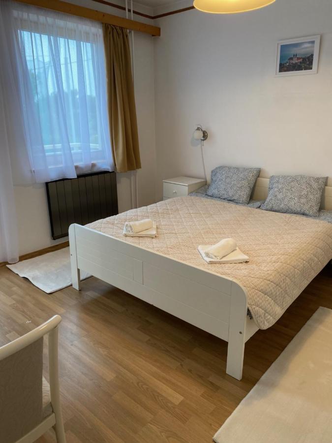 פוניארצוושהג' Global Apartmanhaz מראה חיצוני תמונה