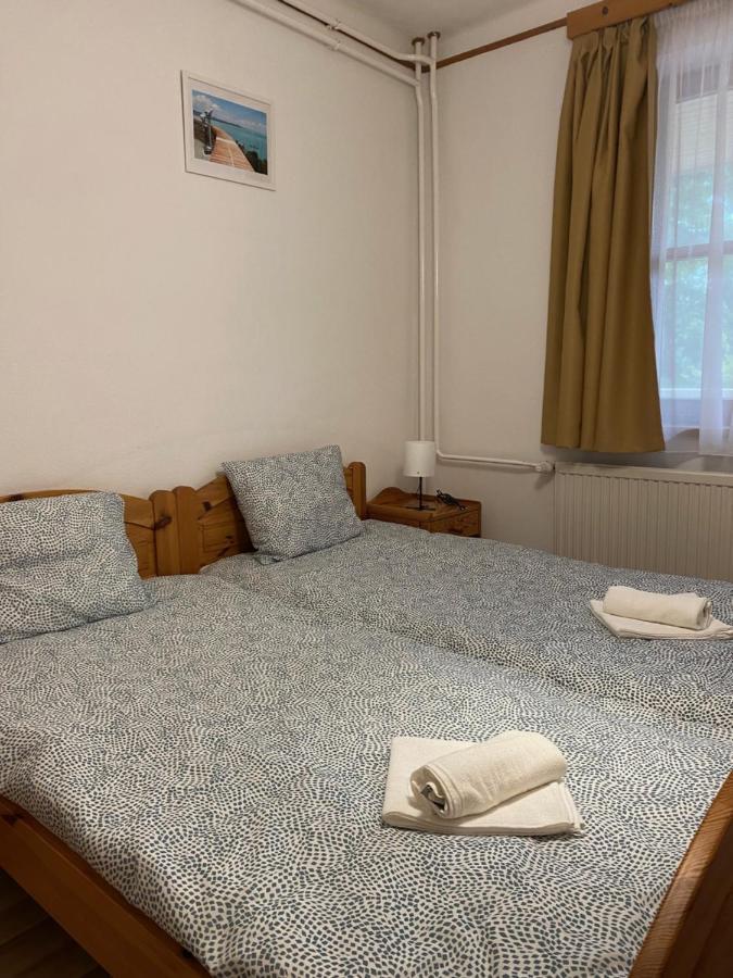 פוניארצוושהג' Global Apartmanhaz מראה חיצוני תמונה