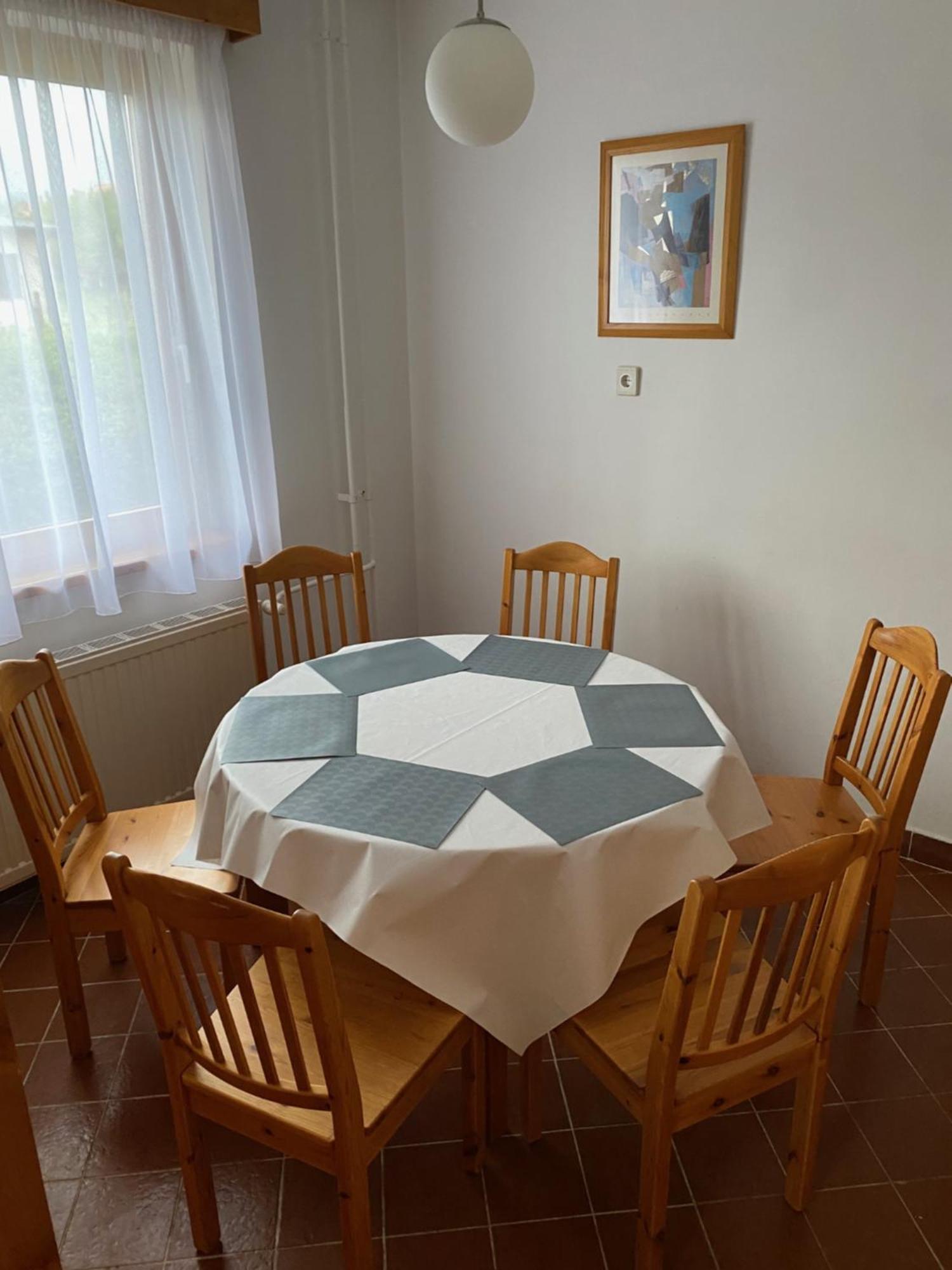 פוניארצוושהג' Global Apartmanhaz מראה חיצוני תמונה