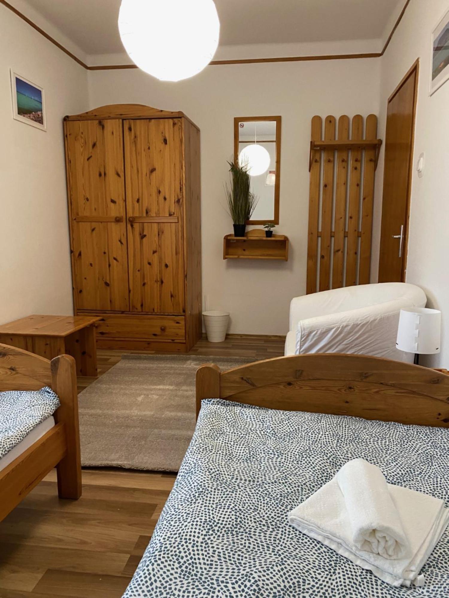 פוניארצוושהג' Global Apartmanhaz מראה חיצוני תמונה